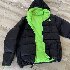 NORTH FACE BOYS COAT - size L